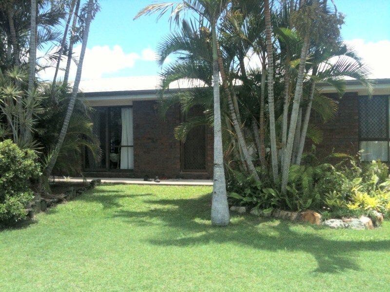 14 Cliveden Avenue, Point Vernon QLD 4655