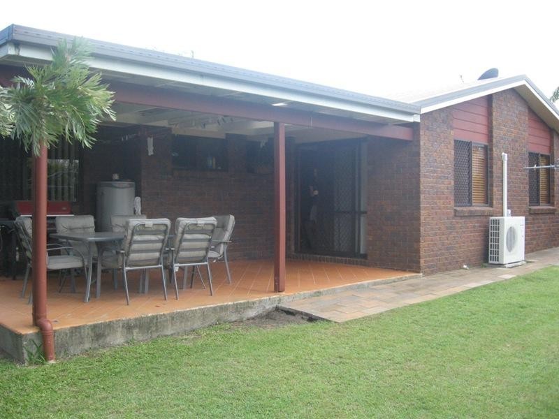 14 Cliveden Avenue, Point Vernon QLD 4655