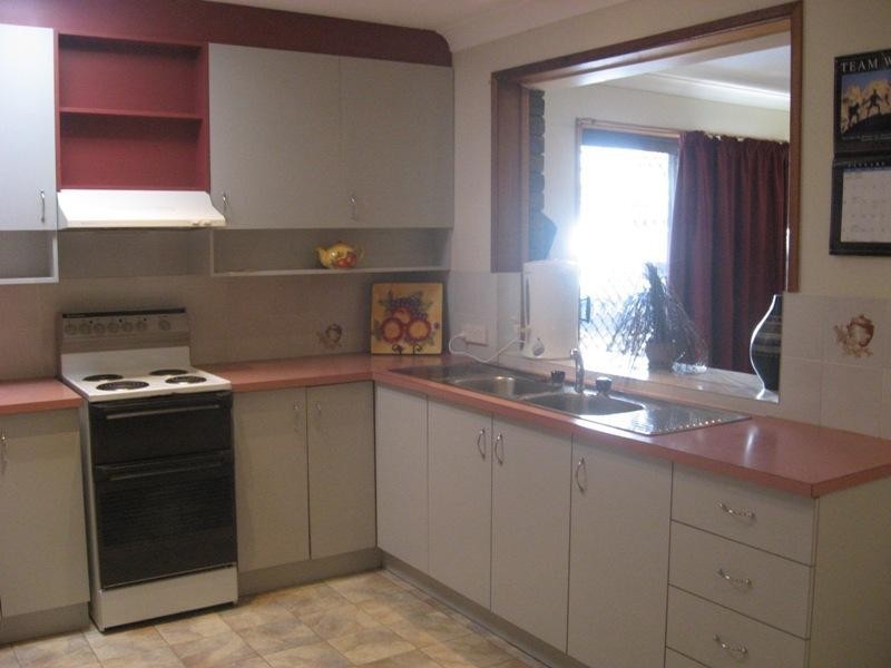 14 Cliveden Avenue, Point Vernon QLD 4655