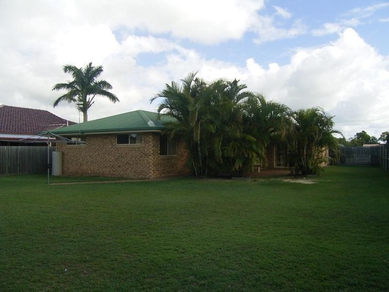 79 Bowerbird Avenue, Eli Waters QLD 4655