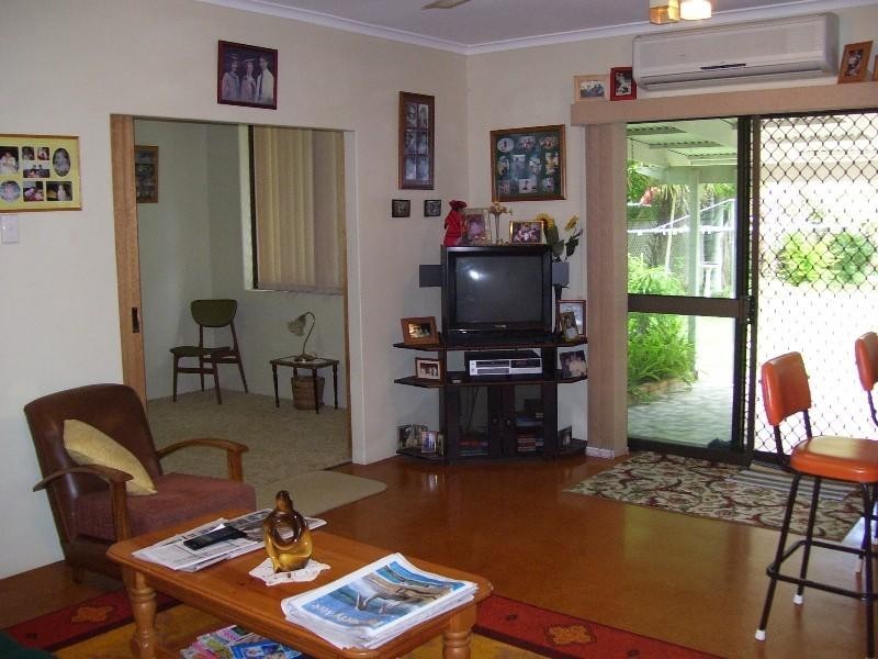 11 Carlton Street, Point Vernon QLD 4655