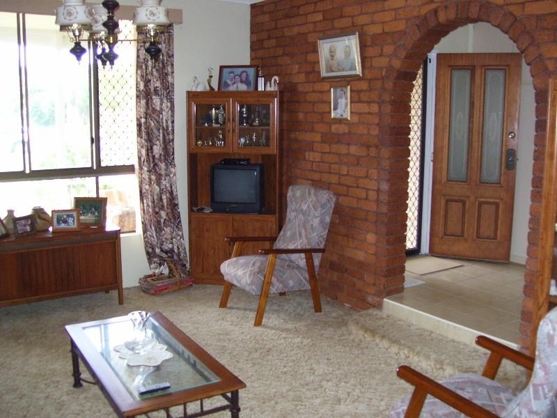 11 Carlton Street, Point Vernon QLD 4655