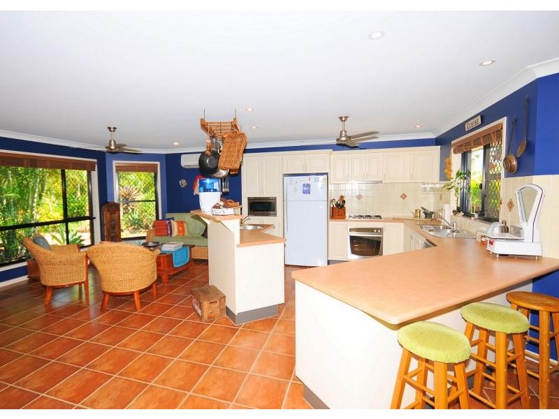 11 Layde Court, Urangan QLD 4655