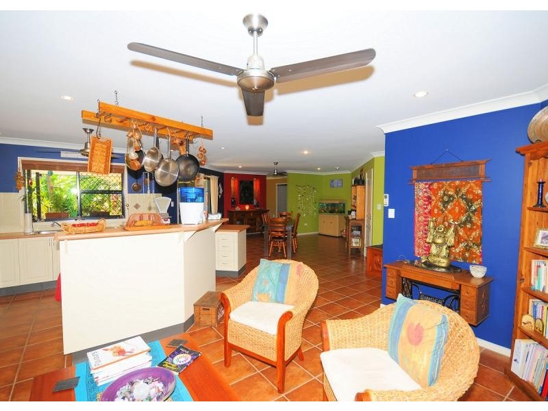 11 Layde Court, Urangan QLD 4655