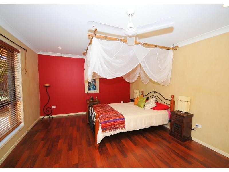 11 Layde Court, Urangan QLD 4655