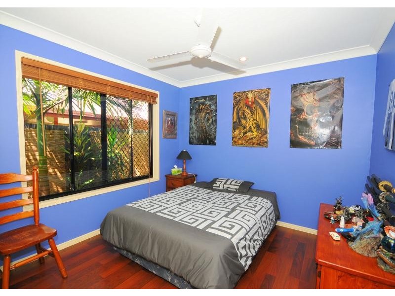 11 Layde Court, Urangan QLD 4655
