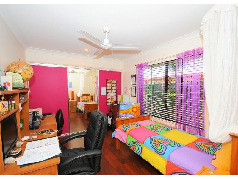 11 Layde Court, Urangan QLD 4655