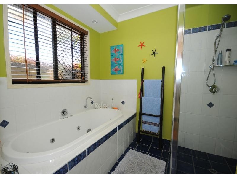 11 Layde Court, Urangan QLD 4655