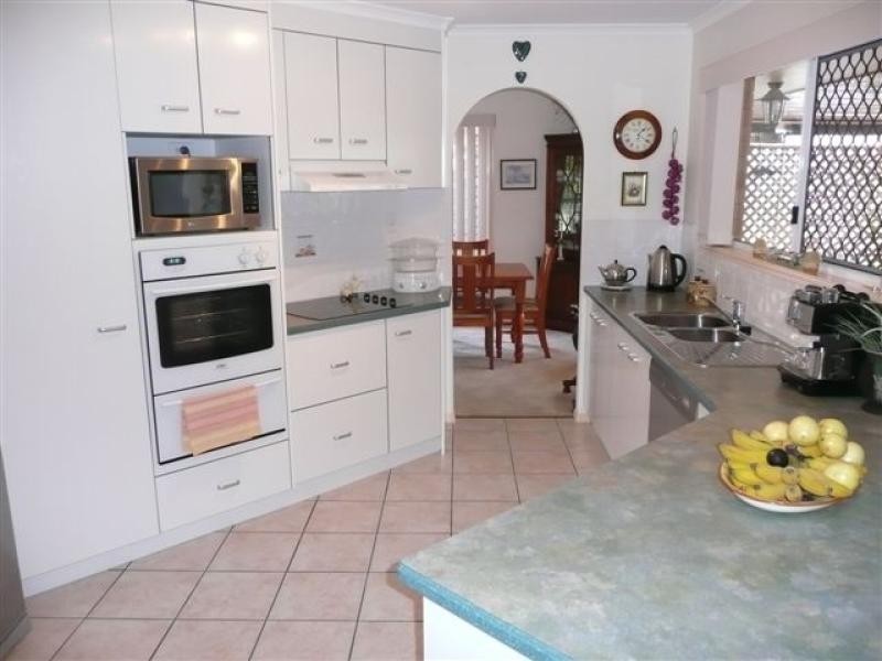 12 Heather Way, Urraween QLD 4655