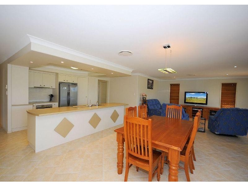 25 Yarrilee Circuit, Dundowran QLD 4655