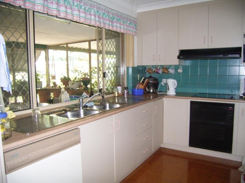 12 Marr Street, Point Vernon QLD 4655