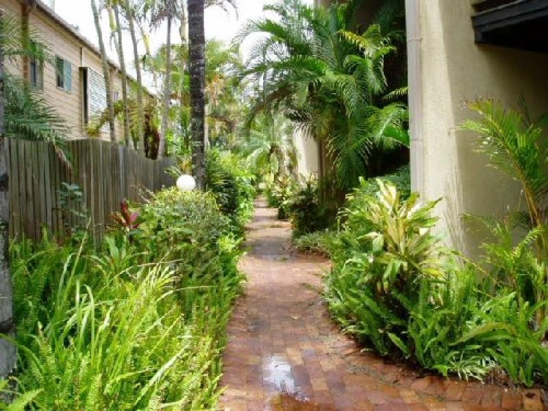 Unit 3/447 Esplanade, Torquay QLD 4655
