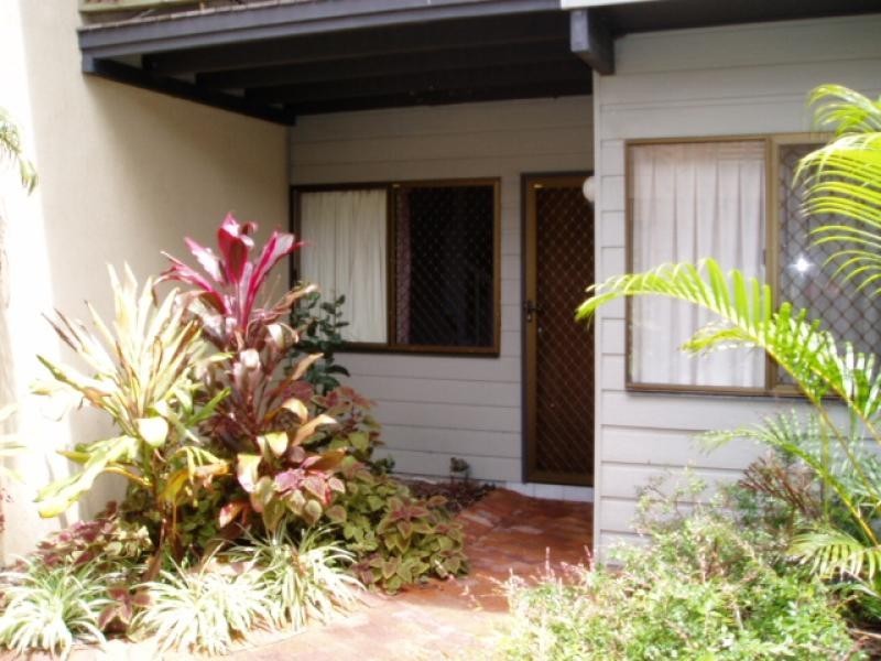 Unit 3/447 Esplanade, Torquay QLD 4655