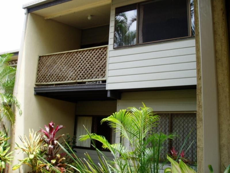 Unit 3/447 Esplanade, Torquay QLD 4655