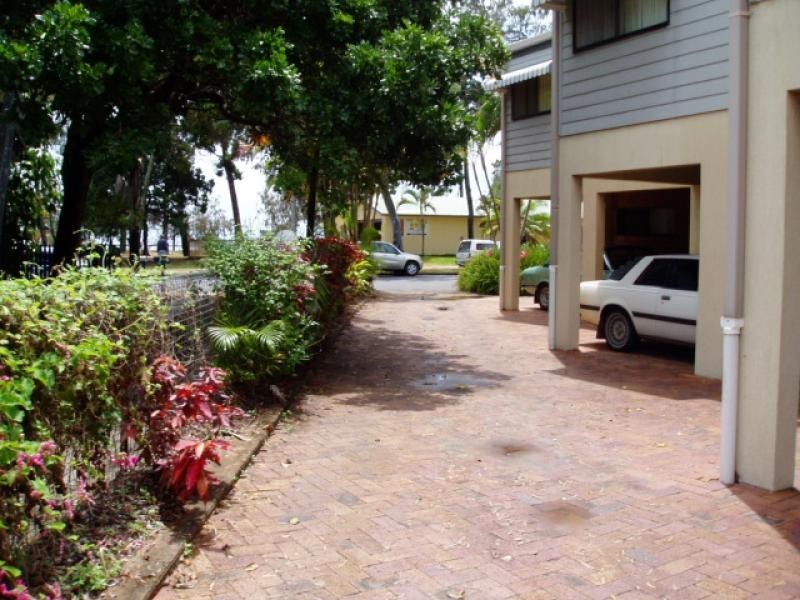 Unit 3/447 Esplanade, Torquay QLD 4655