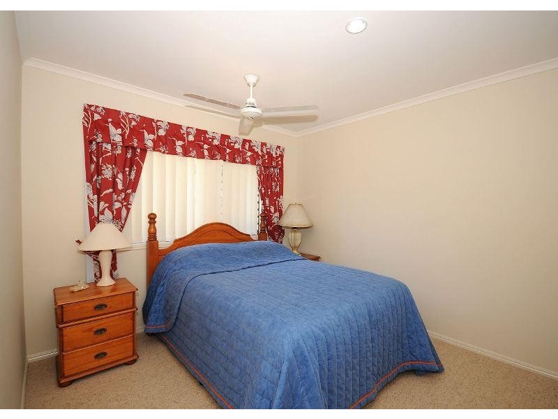 15 Kingston Close, Point Vernon QLD 4655