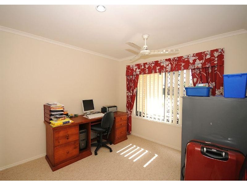15 Kingston Close, Point Vernon QLD 4655