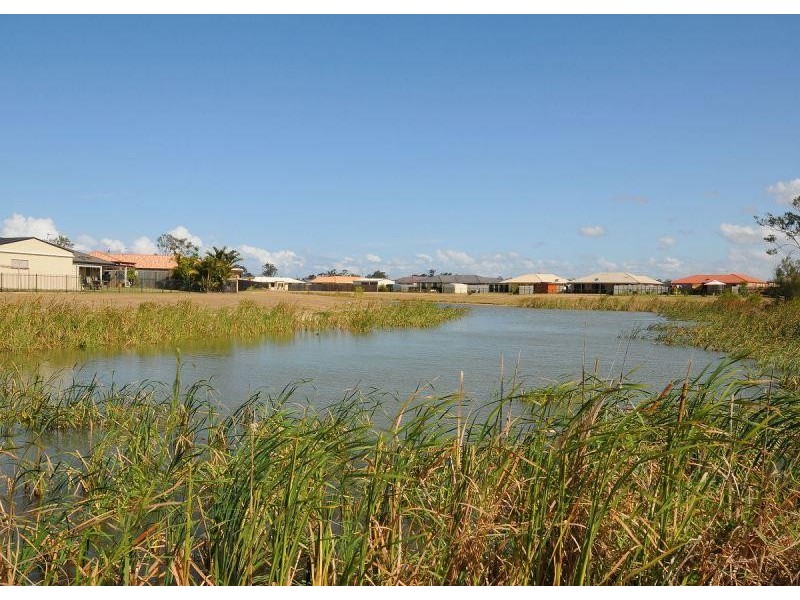 15 Kingston Close, Point Vernon QLD 4655