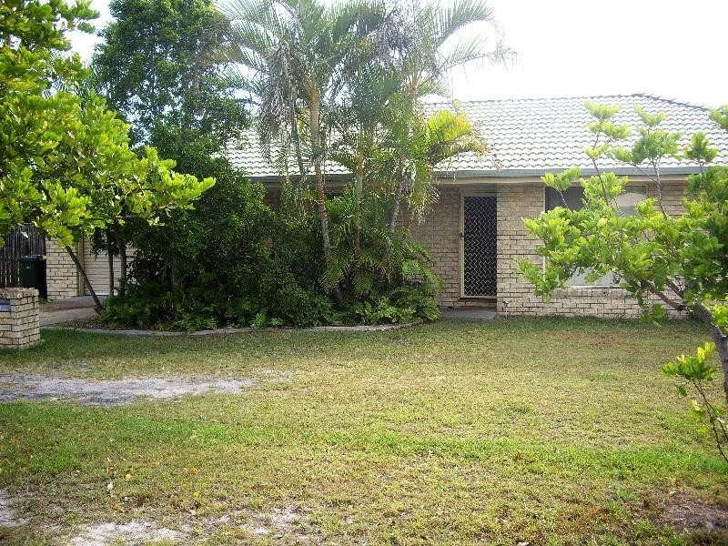 37 Aimee Drive, Urangan QLD 4655