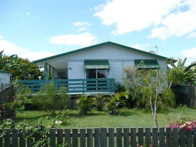 11 Bunker Avenue, Urraween QLD 4655