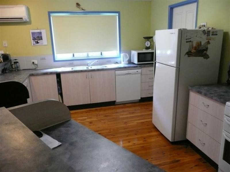 11 Bunker Avenue, Urraween QLD 4655