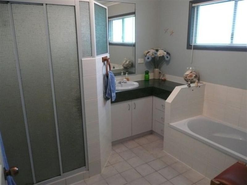 11 Bunker Avenue, Urraween QLD 4655