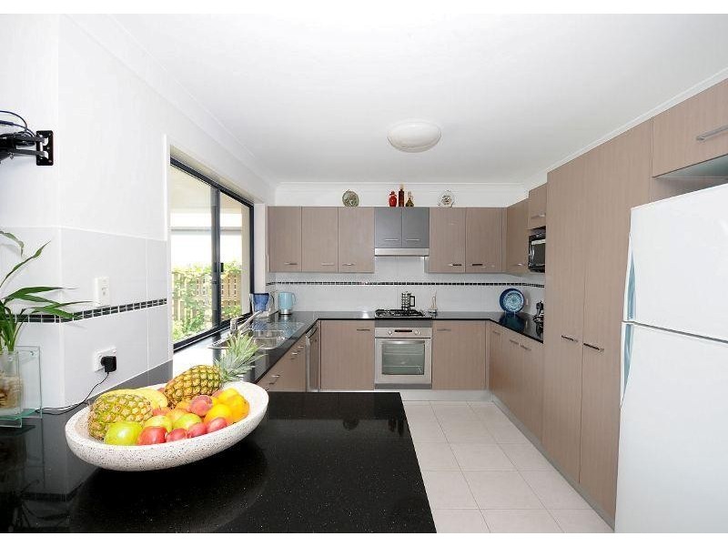 18 Captain Cook Street, Urraween QLD 4655