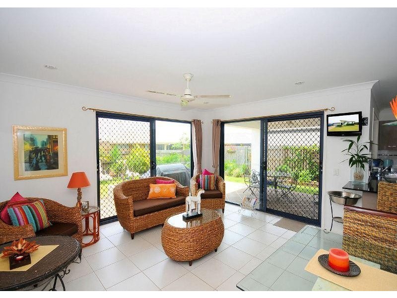 18 Captain Cook Street, Urraween QLD 4655