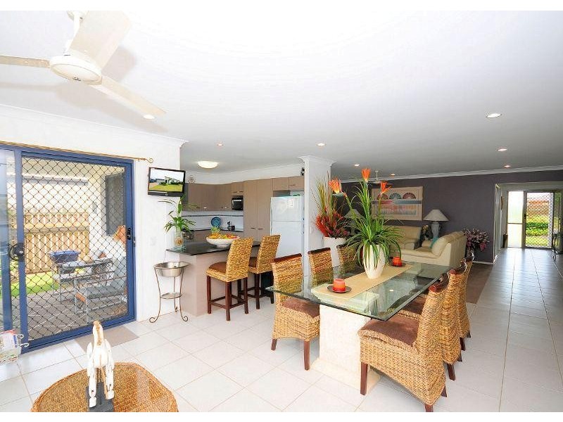 18 Captain Cook Street, Urraween QLD 4655