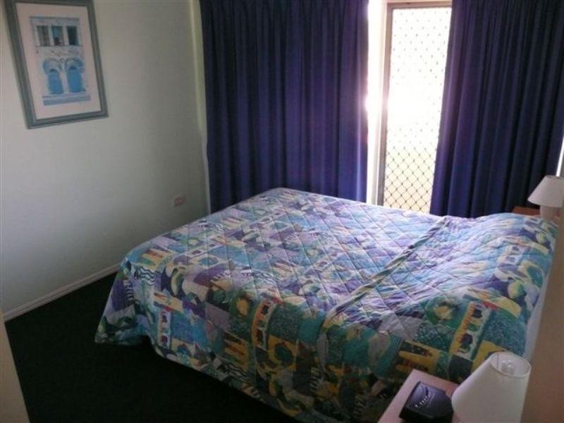 Unit 10/496 Esplanade, Torquay QLD 4655