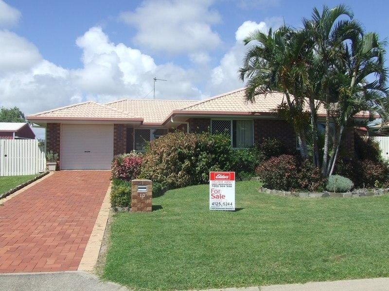 10 Hood Street, Urangan QLD 4655