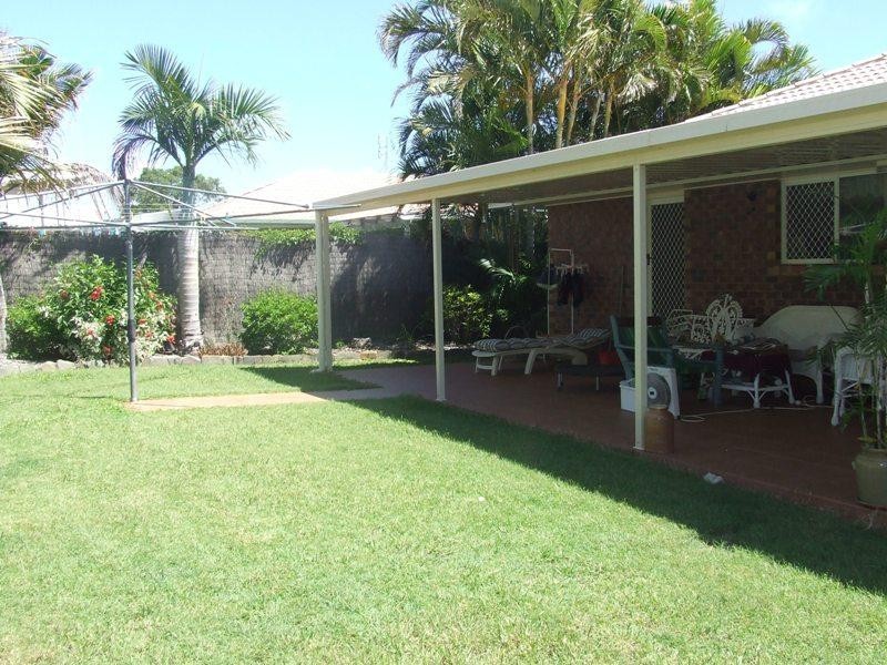 10 Hood Street, Urangan QLD 4655