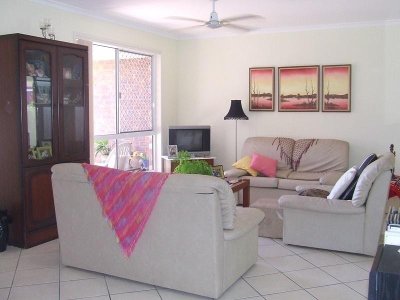 10 Hood Street, Urangan QLD 4655