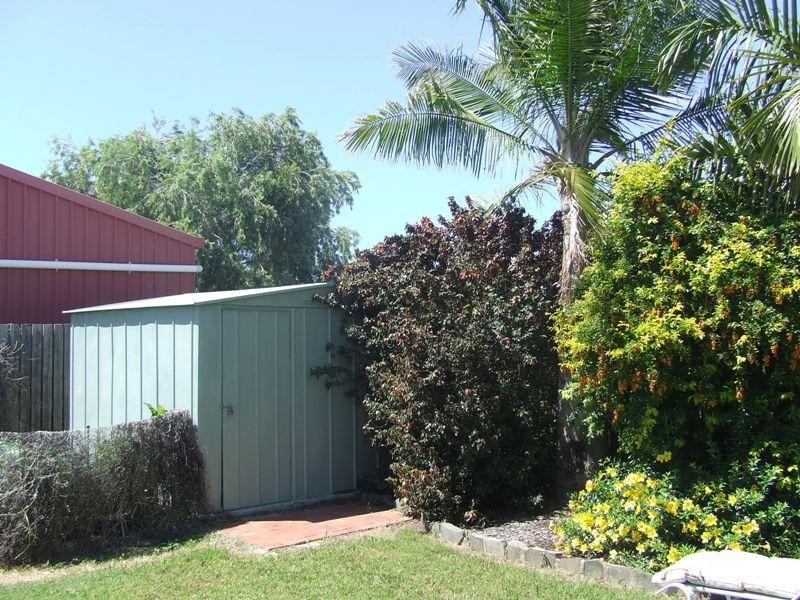 10 Hood Street, Urangan QLD 4655