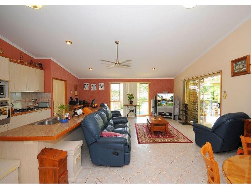 9 Stevens Close, Kawungan QLD 4655