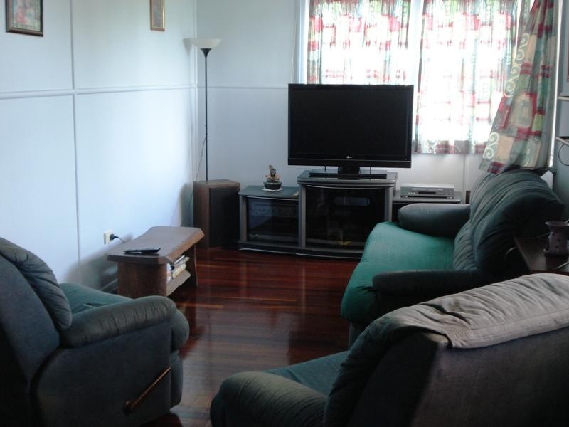 34 Edward Street, Urangan QLD 4655
