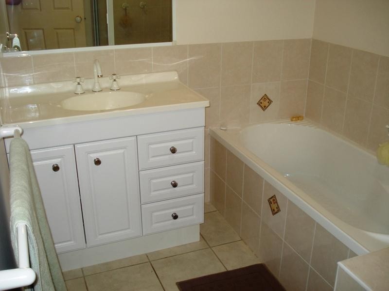 3 Benson Close, Urraween QLD 4655