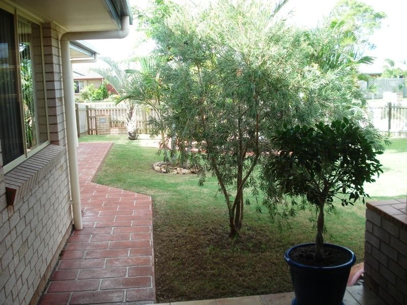3 Benson Close, Urraween QLD 4655