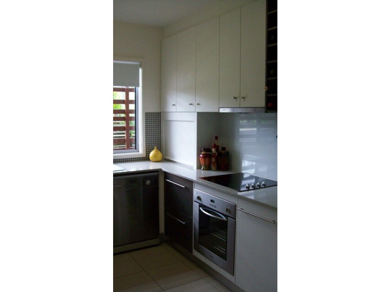 Unit 1/136 Pulgul Street, Urangan QLD 4655