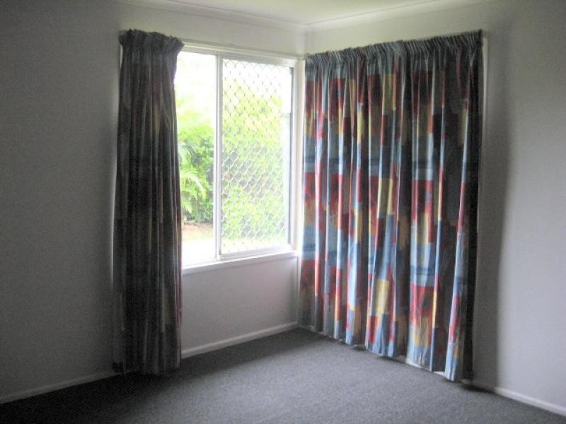 Unit 1/2 Wuruma Street, Scarness QLD 4655