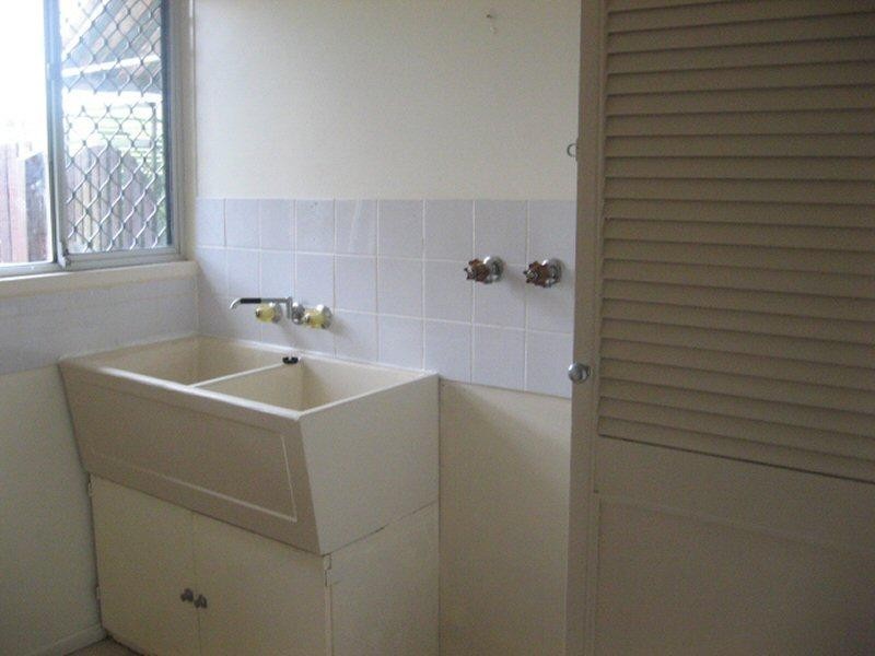 Unit 1/2 Wuruma Street, Scarness QLD 4655