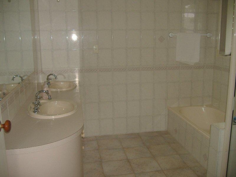 56 Maree Street, Wondunna QLD 4655