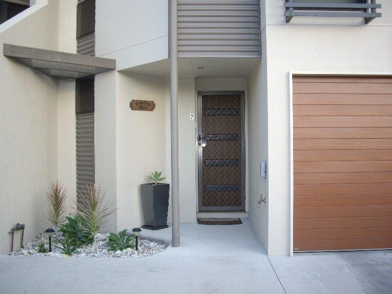 Unit 2/52 Shell Street, Urangan QLD 4655