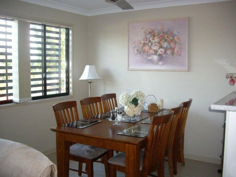 Unit 2/52 Shell Street, Urangan QLD 4655