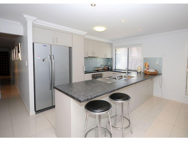 17 Bay Breeze Close, Wondunna QLD 4655