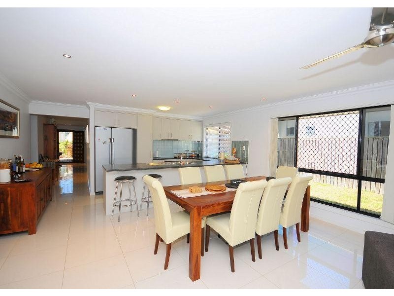 17 Bay Breeze Close, Wondunna QLD 4655