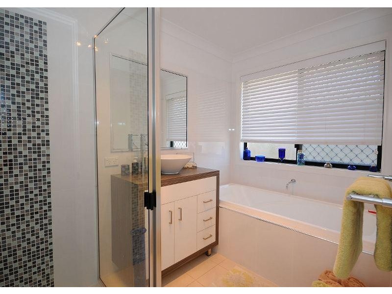 17 Bay Breeze Close, Wondunna QLD 4655