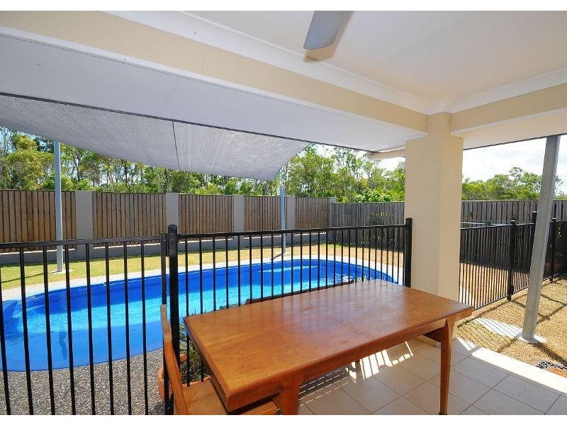 17 Bay Breeze Close, Wondunna QLD 4655