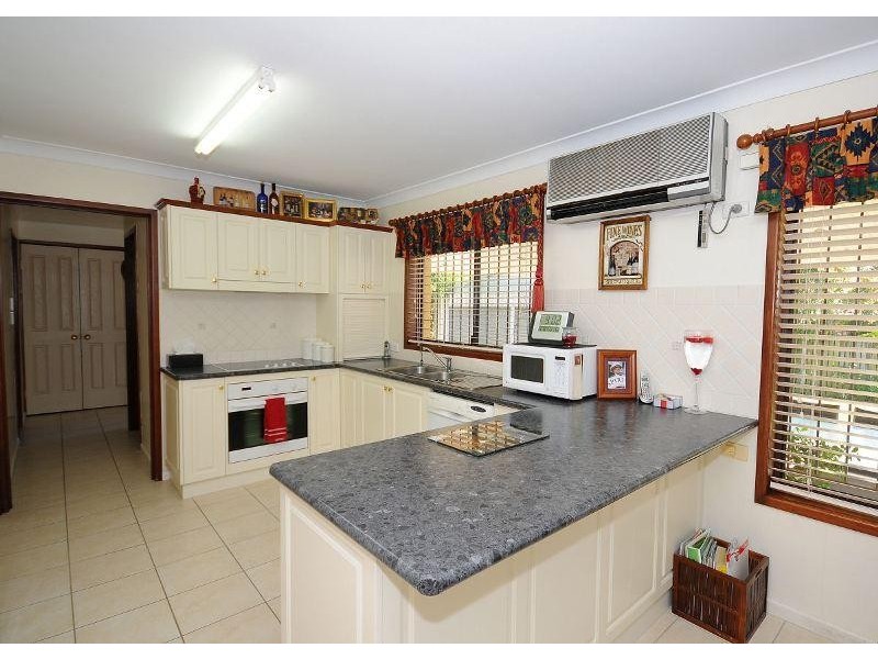 24 Hillcrest Avenue, Scarness QLD 4655