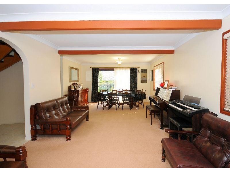24 Hillcrest Avenue, Scarness QLD 4655